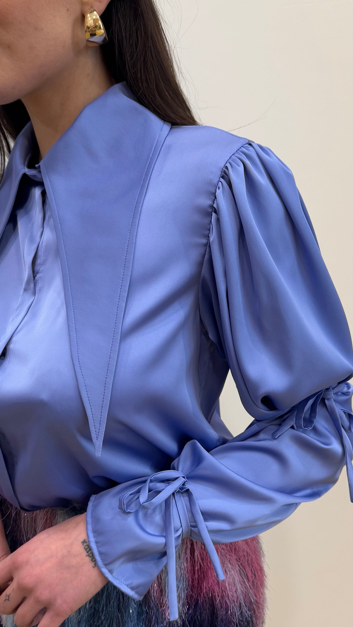 Camicia in satin pervinca