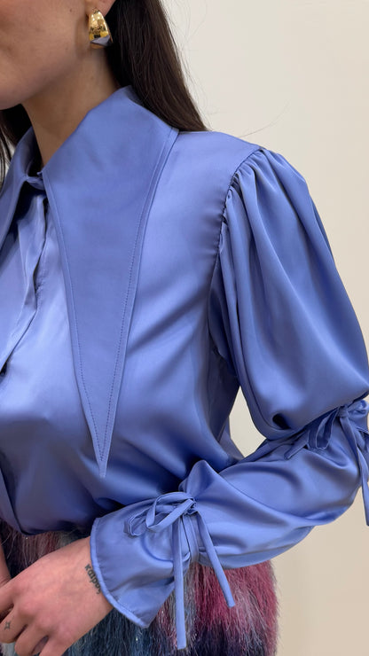 Camicia in satin pervinca