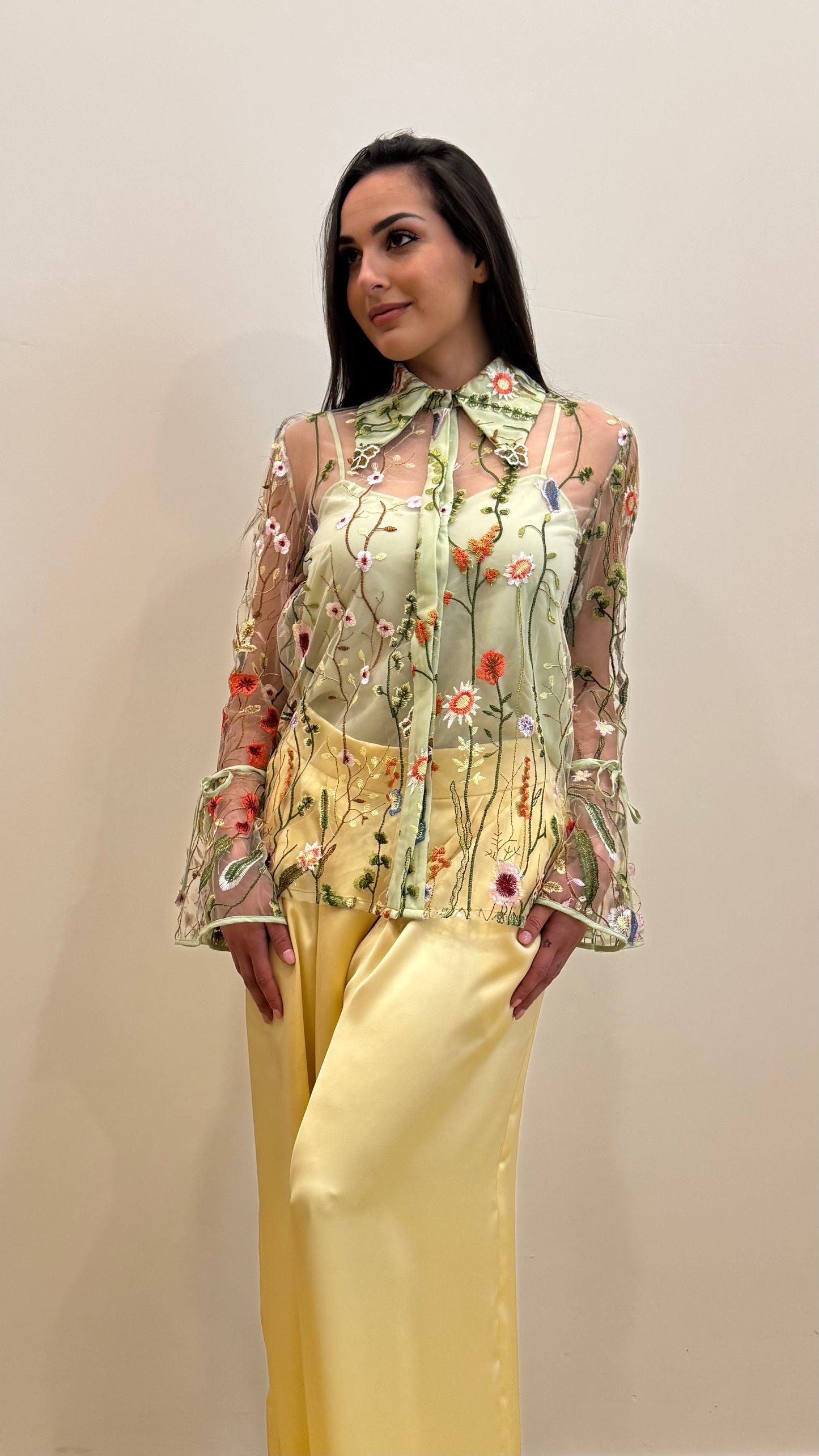 Camicia in tulle ricamato floreale