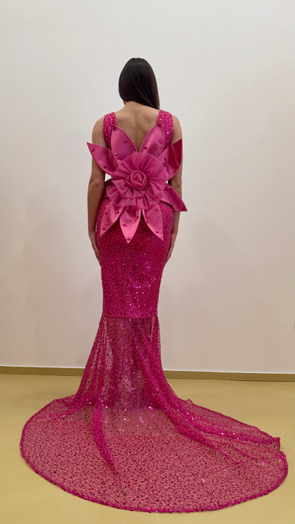 Abito a sirena in paillettes e perline